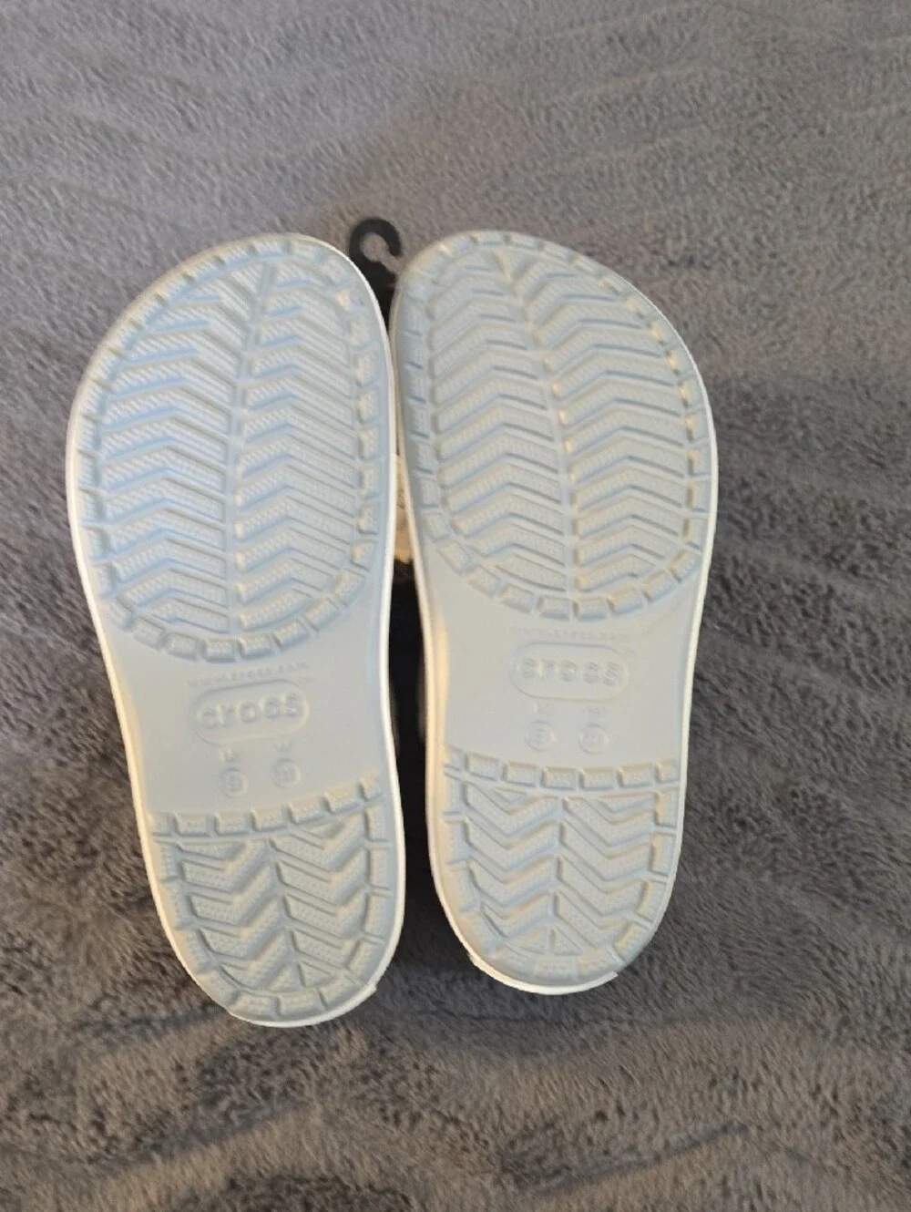 CROCS Classic Clog in Light Gray Unisex M 9 W 11